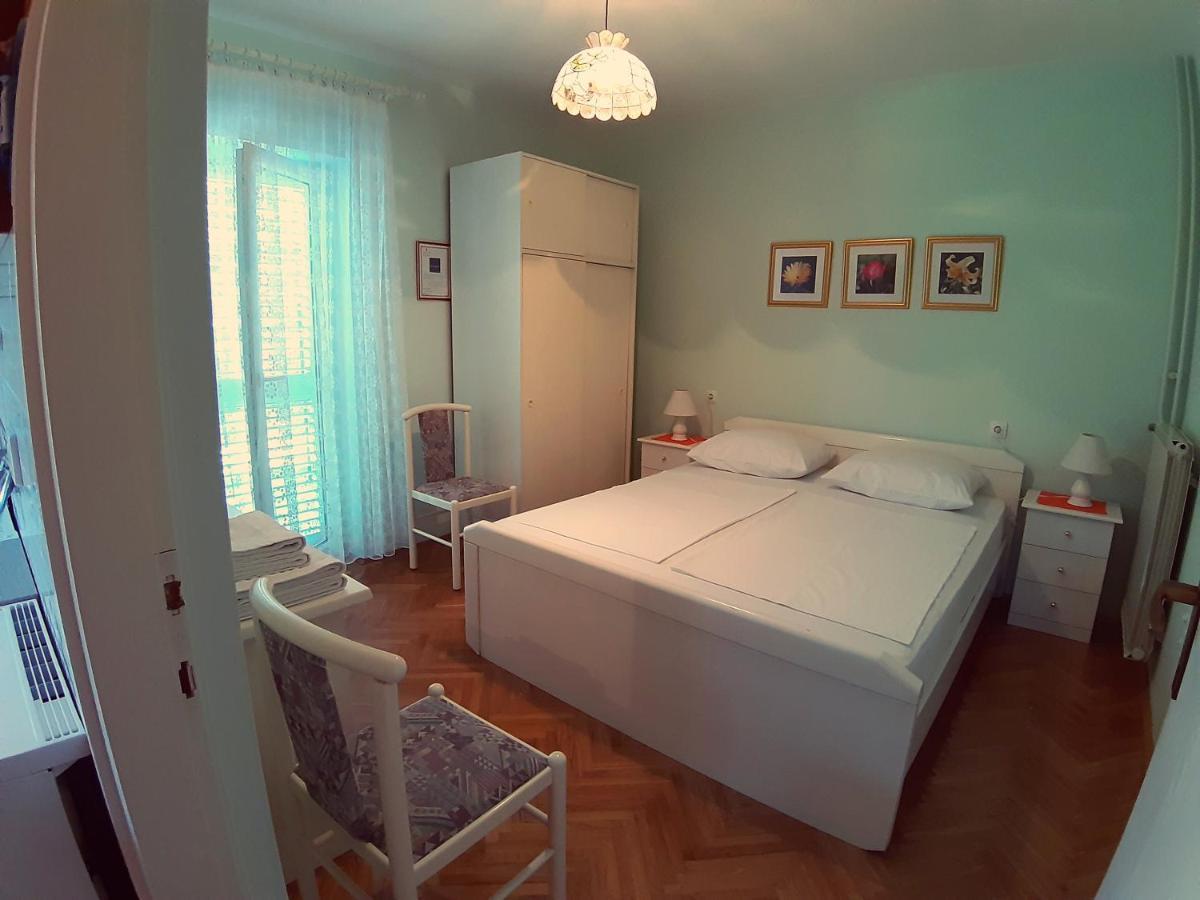 F• R• I• E• N• D• S• Bed & Breakfast Новаля Екстериор снимка